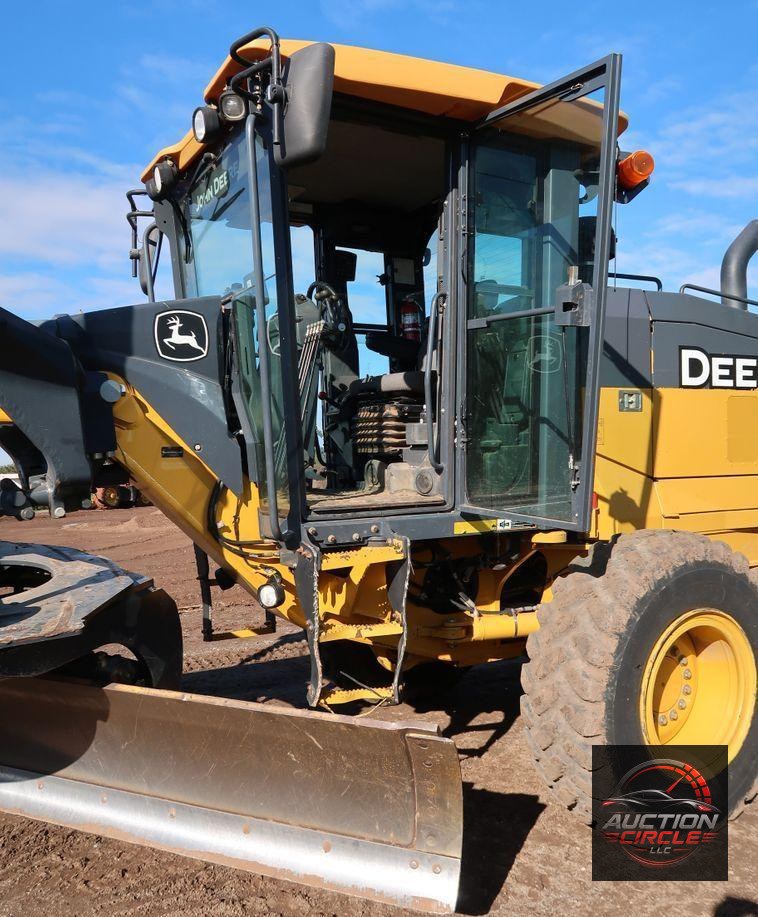 2016 John Deere 672G  motor grader