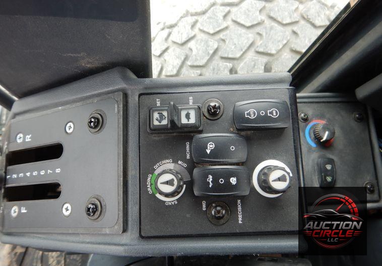 2015 John Deere 672G  motor grader