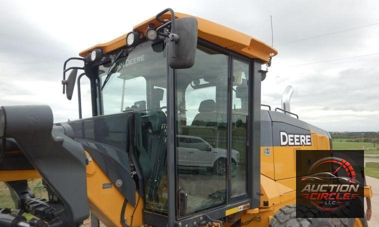 2015 John Deere 672G  motor grader