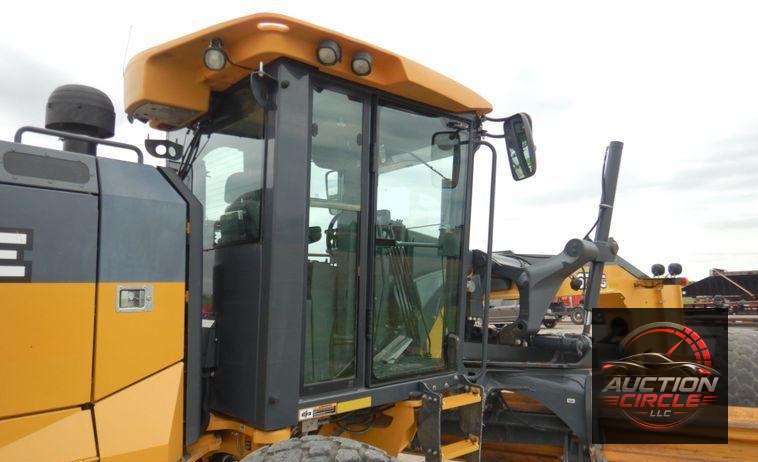 2015 John Deere 672G  motor grader