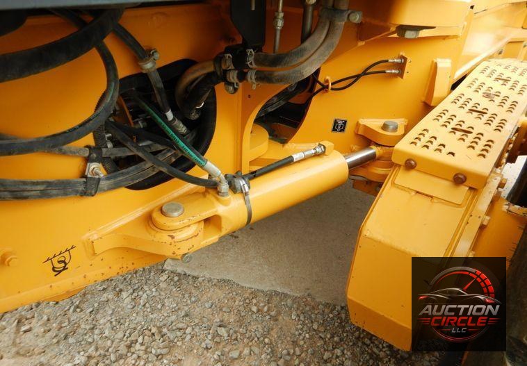2015 John Deere 672G  motor grader