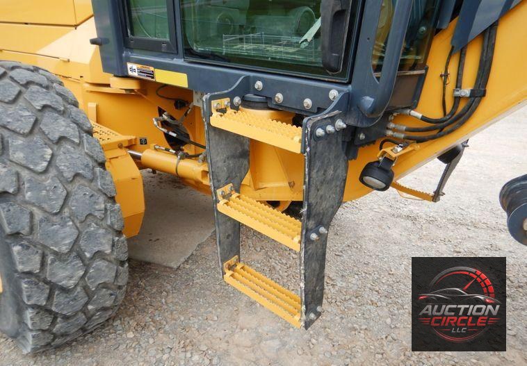 2015 John Deere 672G  motor grader