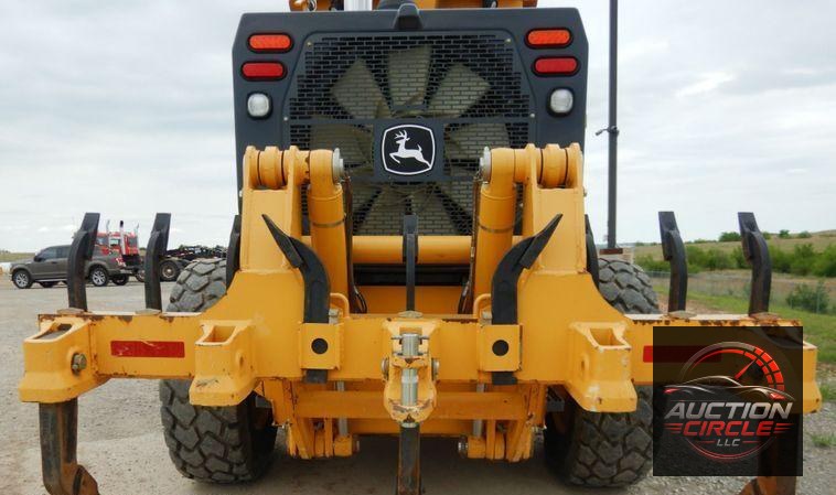 2015 John Deere 672G  motor grader