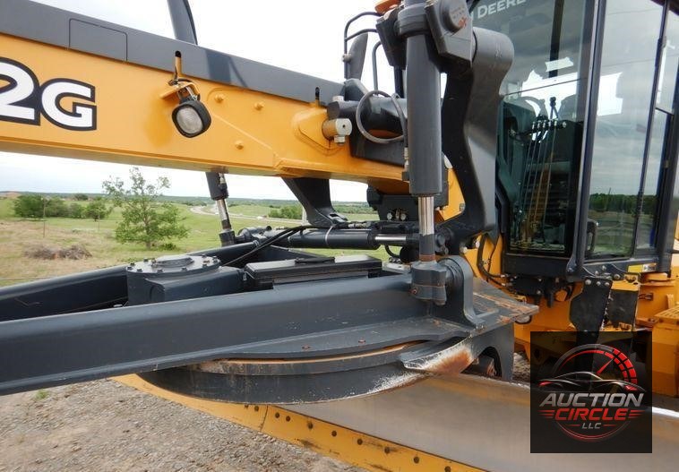 2015 John Deere 672G  motor grader