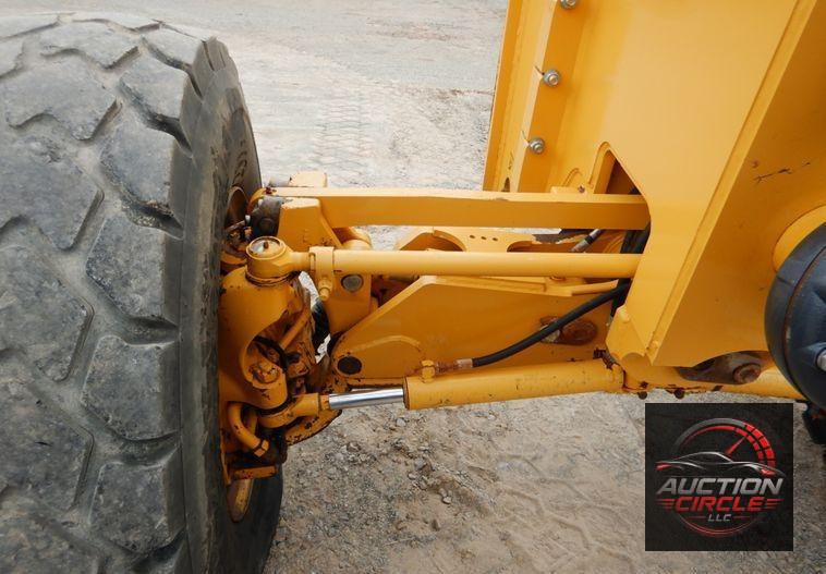 2015 John Deere 672G  motor grader