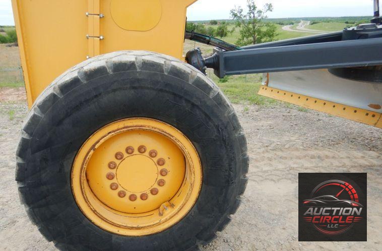 2015 John Deere 672G  motor grader