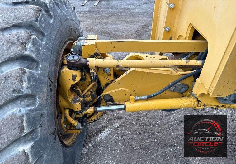 2015 John Deere 872GP motor grader