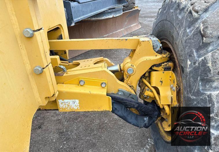 2015 John Deere 872GP motor grader