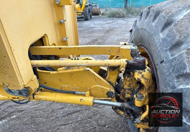 2015 John Deere 872GP motor grader