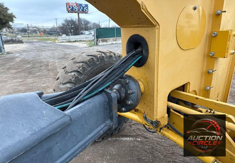2015 John Deere 872GP motor grader
