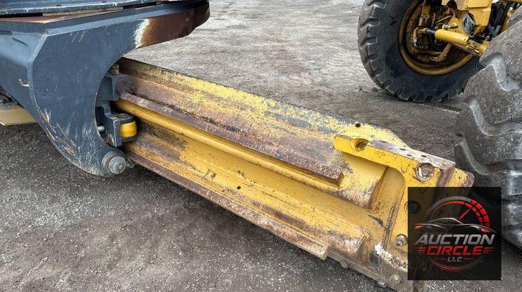 2015 John Deere 872GP motor grader
