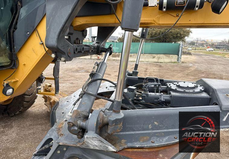 2015 John Deere 872GP motor grader