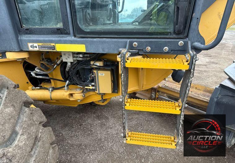 2015 John Deere 872GP motor grader