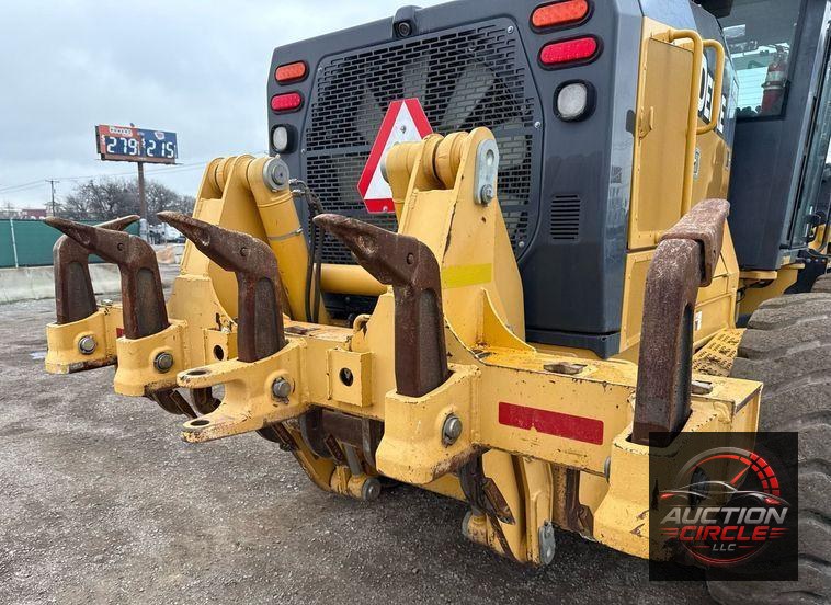 2015 John Deere 872GP motor grader