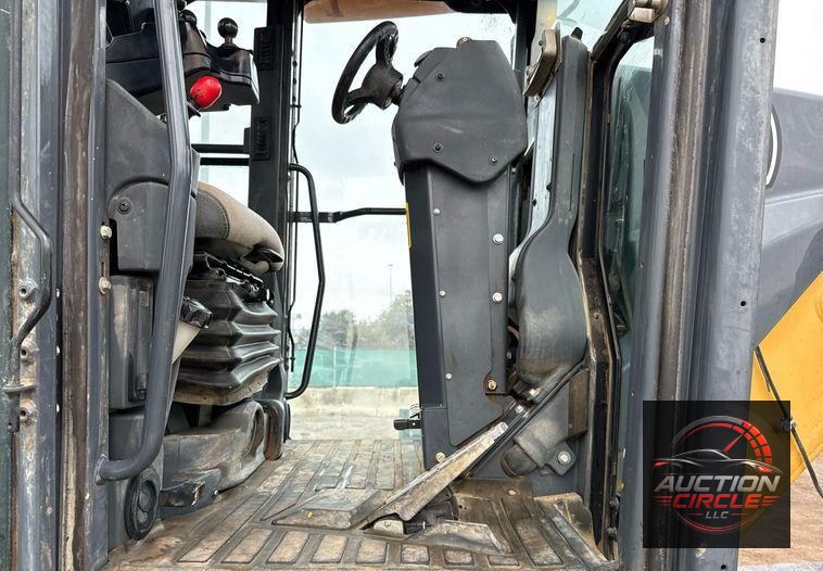 2015 John Deere 872GP motor grader