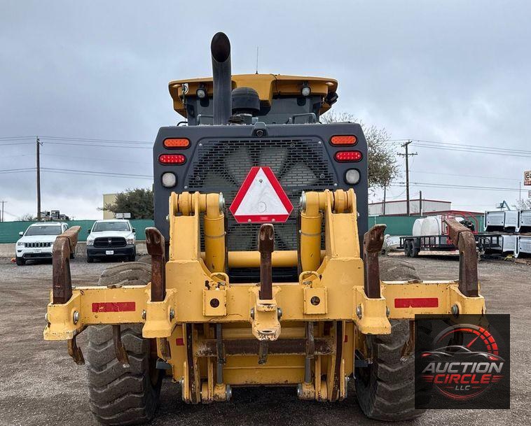 2015 John Deere 872GP motor grader
