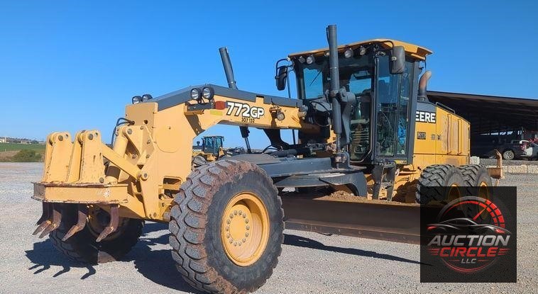 2012 John Deere 772GP  motor grader