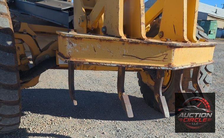 2012 John Deere 772GP  motor grader