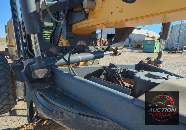 2012 John Deere 772GP  motor grader
