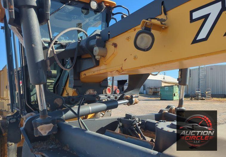 2012 John Deere 772GP  motor grader