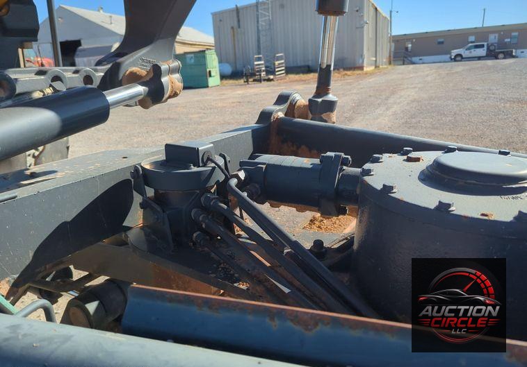 2012 John Deere 772GP  motor grader