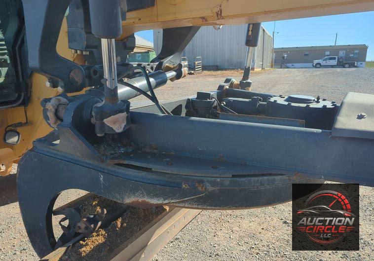 2012 John Deere 772GP  motor grader