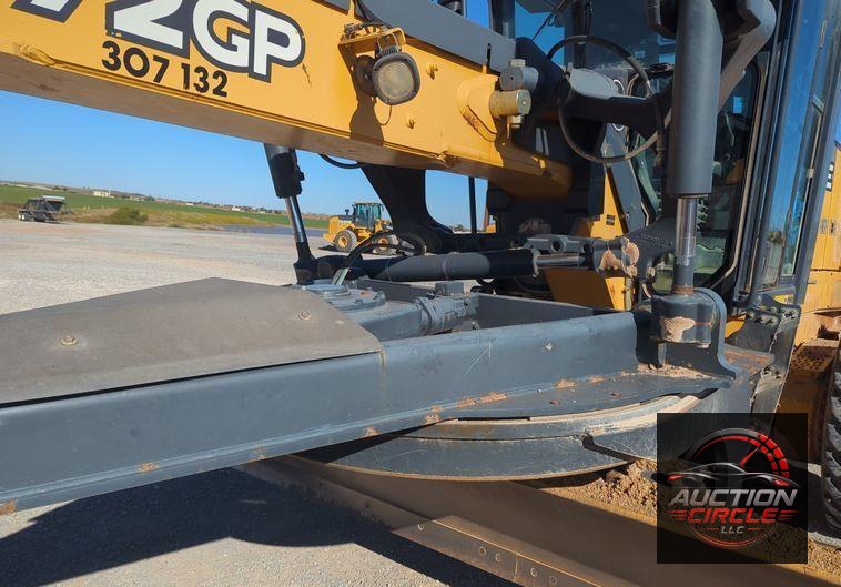 2012 John Deere 772GP  motor grader