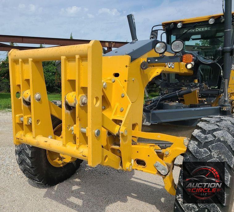 2016 John Deere 770G  motor grader