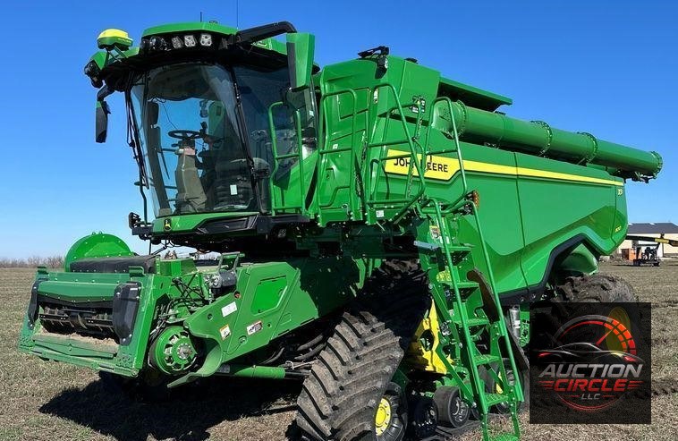 2022 John Deere X9 1100 Signature Edition RWA combine