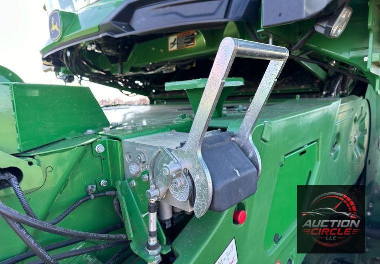 2022 John Deere X9 1100 Signature Edition RWA combine