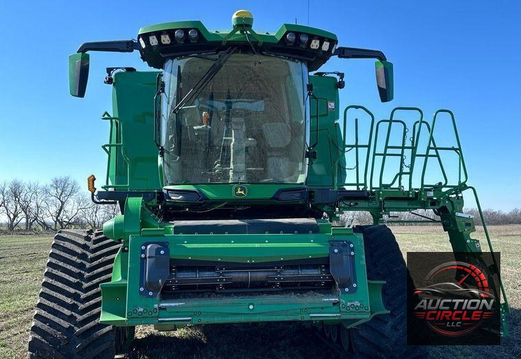2022 John Deere X9 1100 Signature Edition RWA combine