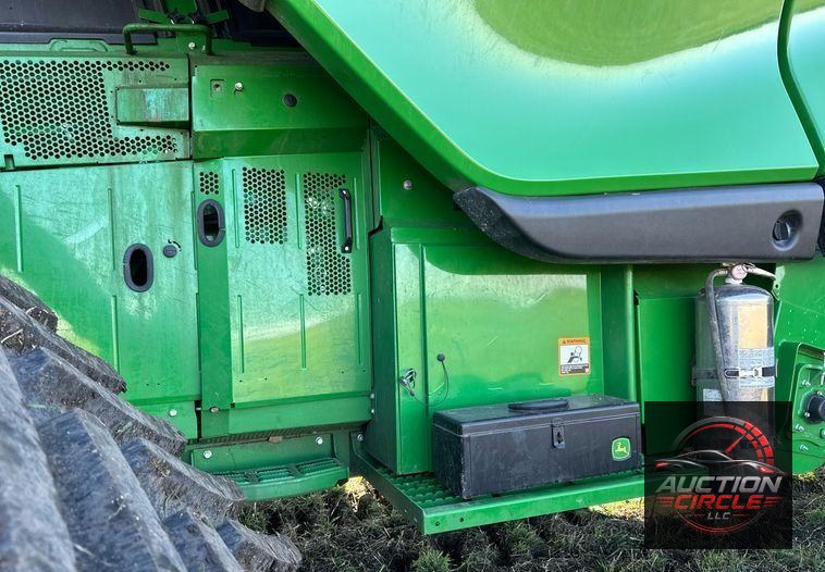 2022 John Deere X9 1100 Signature Edition RWA combine