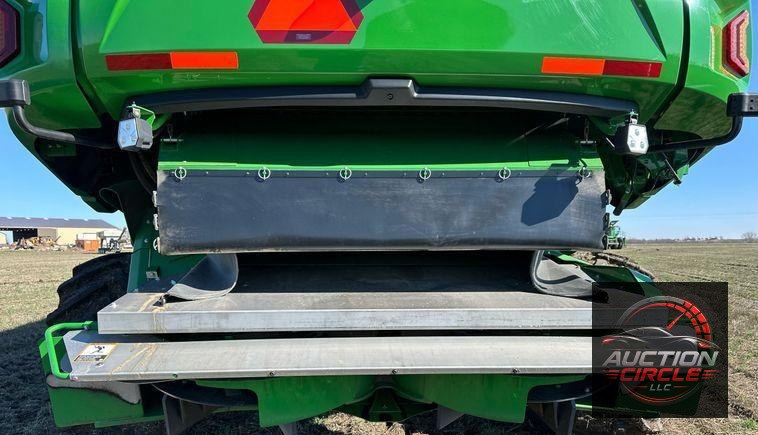 2022 John Deere X9 1100 Signature Edition RWA combine