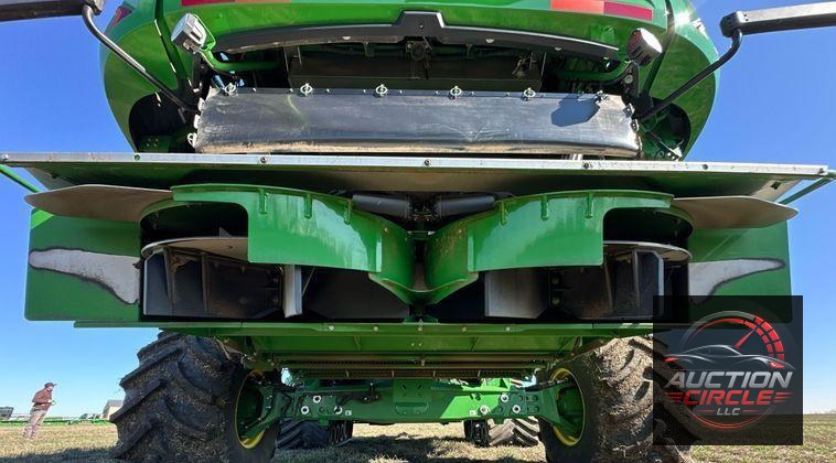 2022 John Deere X9 1100 Signature Edition RWA combine