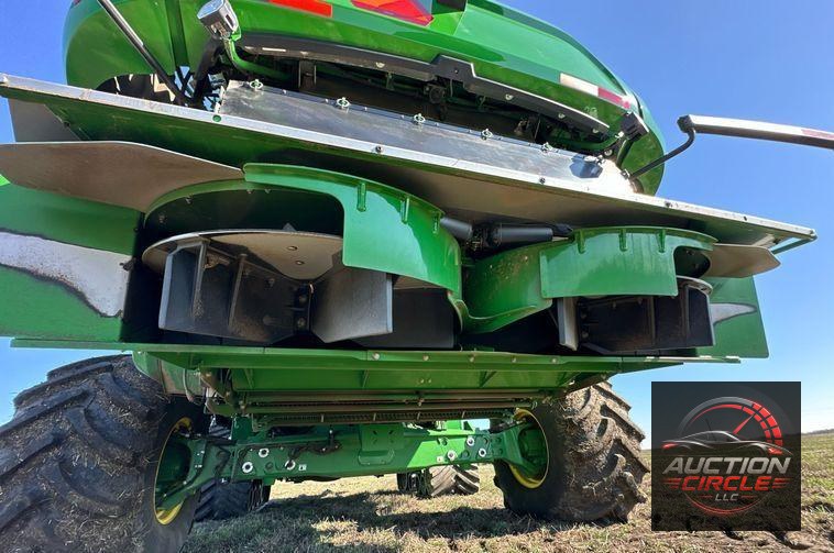 2022 John Deere X9 1100 Signature Edition RWA combine