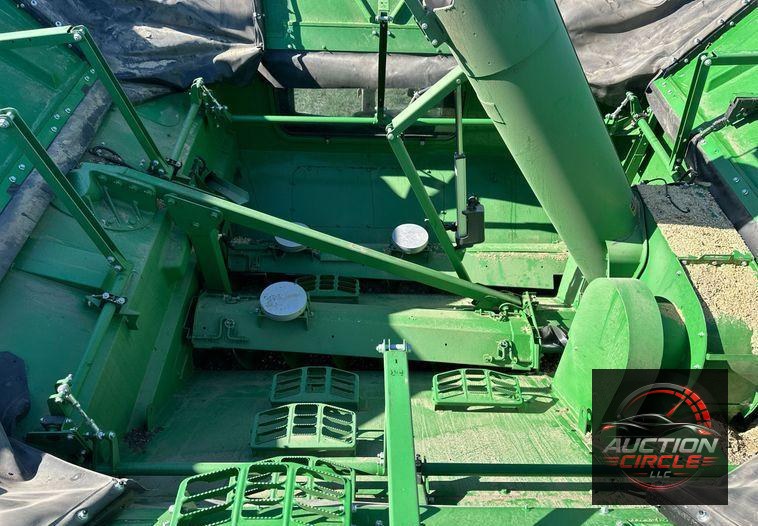 2022 John Deere X9 1100 Signature Edition RWA combine