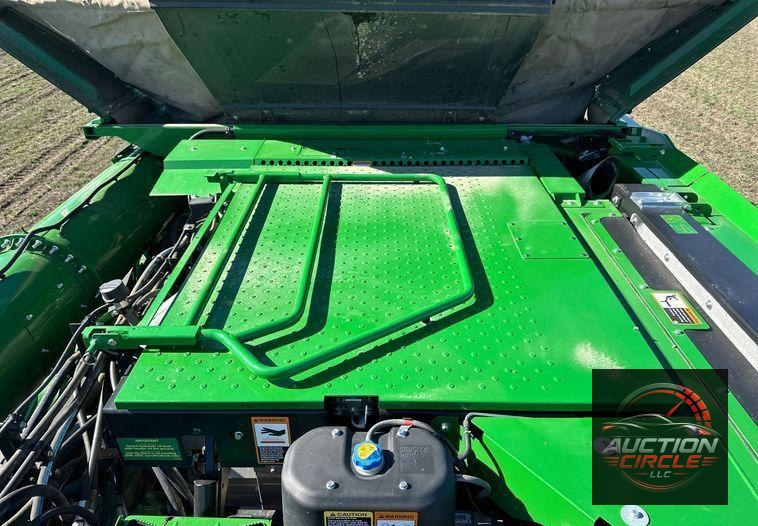 2022 John Deere X9 1100 Signature Edition RWA combine