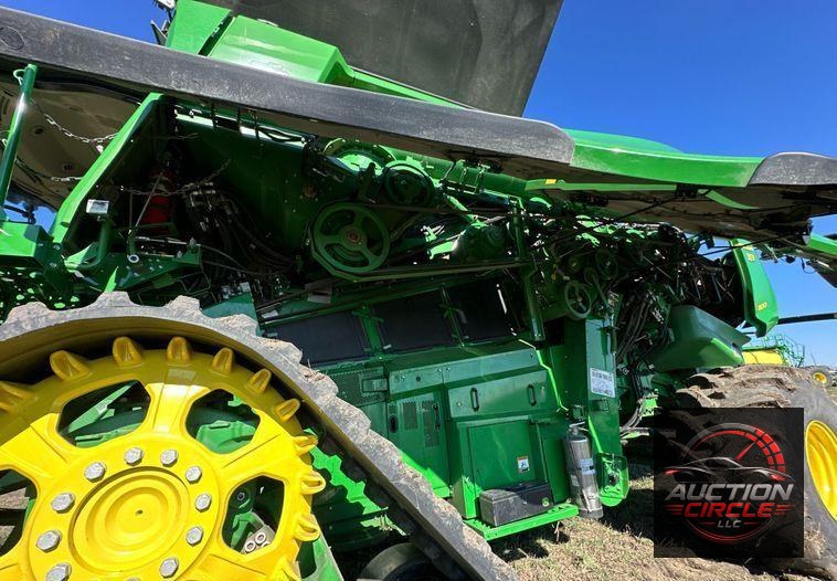 2022 John Deere X9 1100 Signature Edition RWA combine
