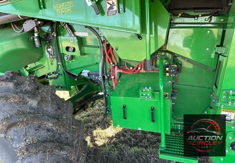 2022 John Deere X9 1100 Signature Edition RWA combine