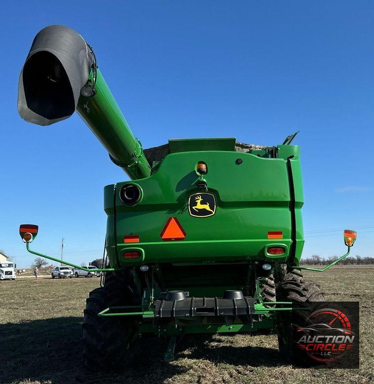 2018 John Deere S790 combine