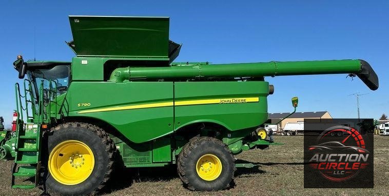 2018 John Deere S790 combine