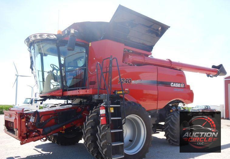 2016 Case IH 7240 AFS combine