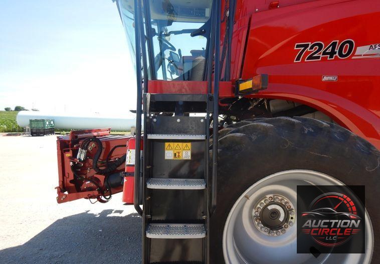2016 Case IH 7240 AFS combine