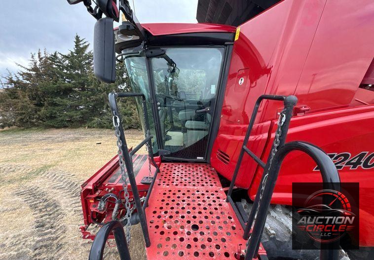 2017 Case IH Axial-Flow 7240  combine