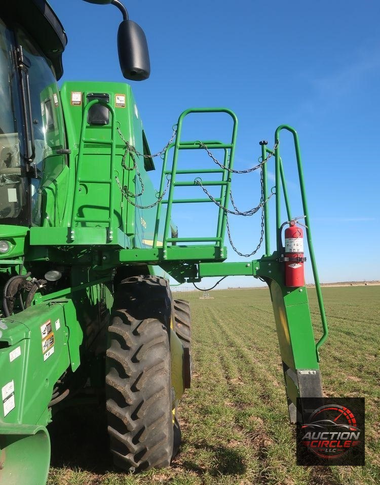 2016 John Deere S670 STS  combine