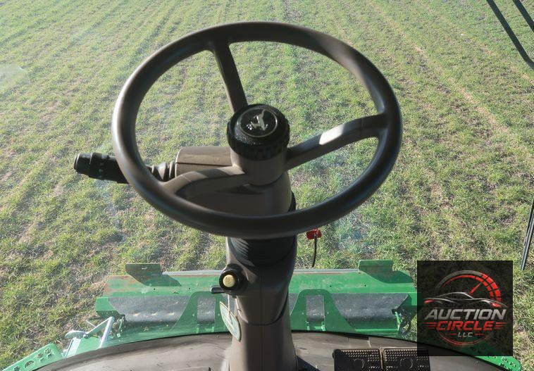 2016 John Deere S670 STS  combine