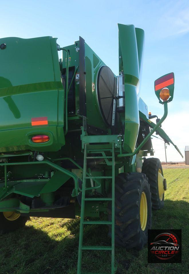 2016 John Deere S670 STS  combine