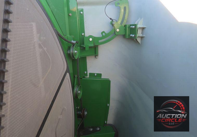 2016 John Deere S670 STS  combine
