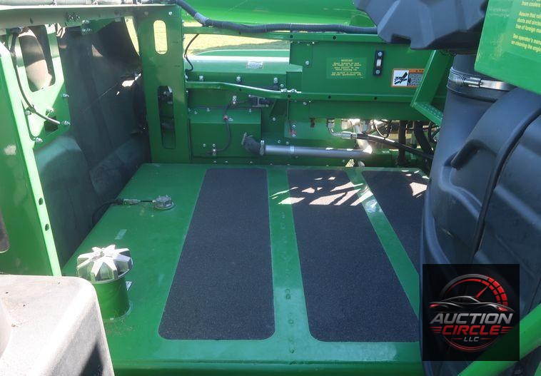 2016 John Deere S670 STS  combine