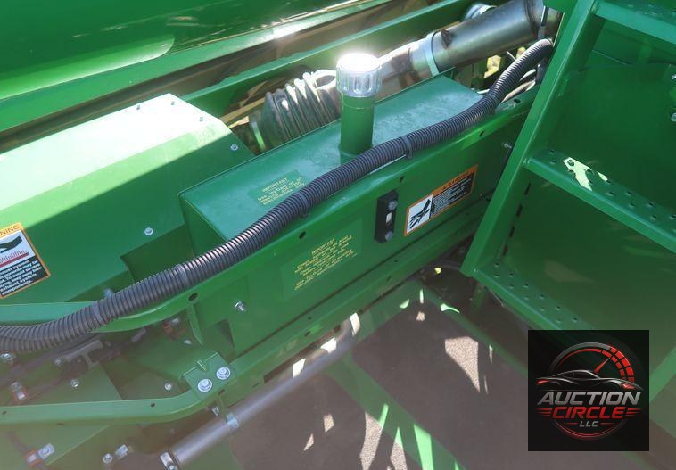 2016 John Deere S670 STS  combine
